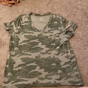 Universal thread camo T-shirt